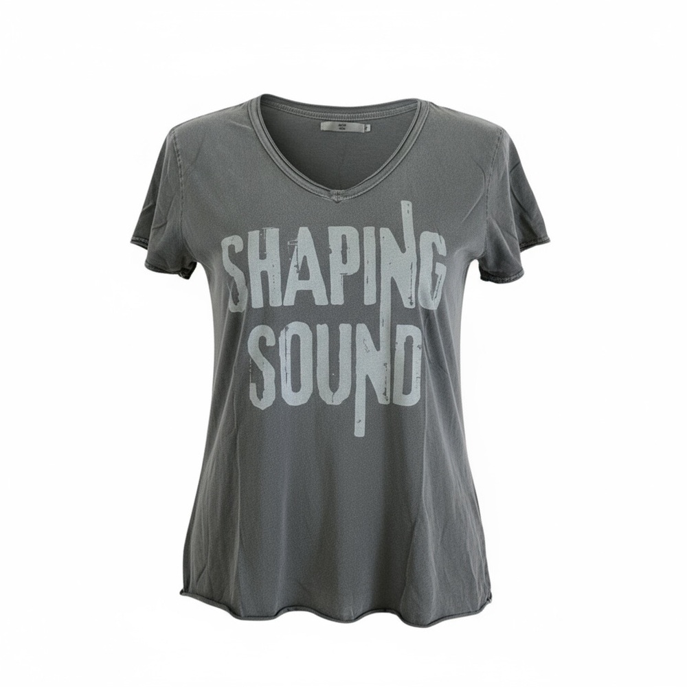Gray V-Neck Graphic T-Shirt Shaping Sound dance company short sleeve medium